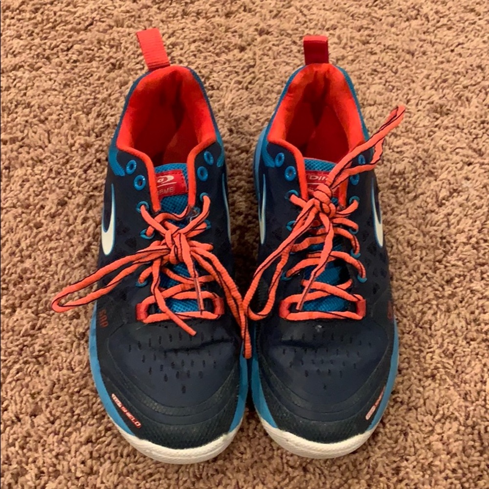 Turf shoes
